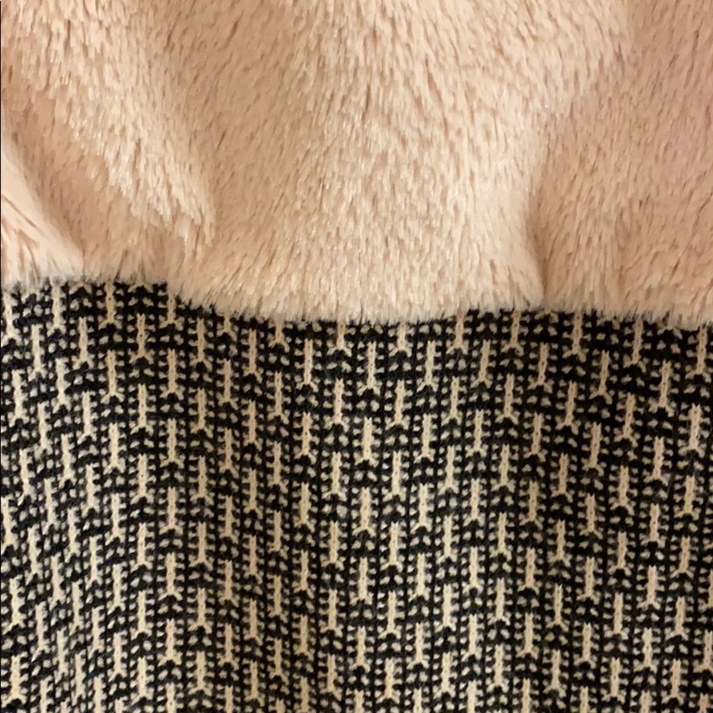 Hem & Thread size small vest - Picture 3 of 4